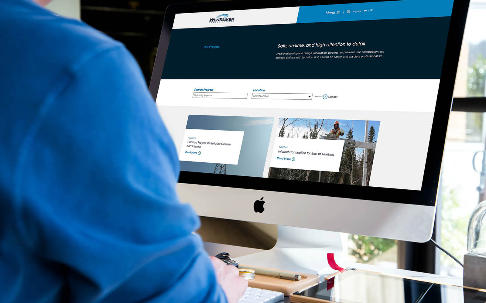 man using imac to navigate amazing website